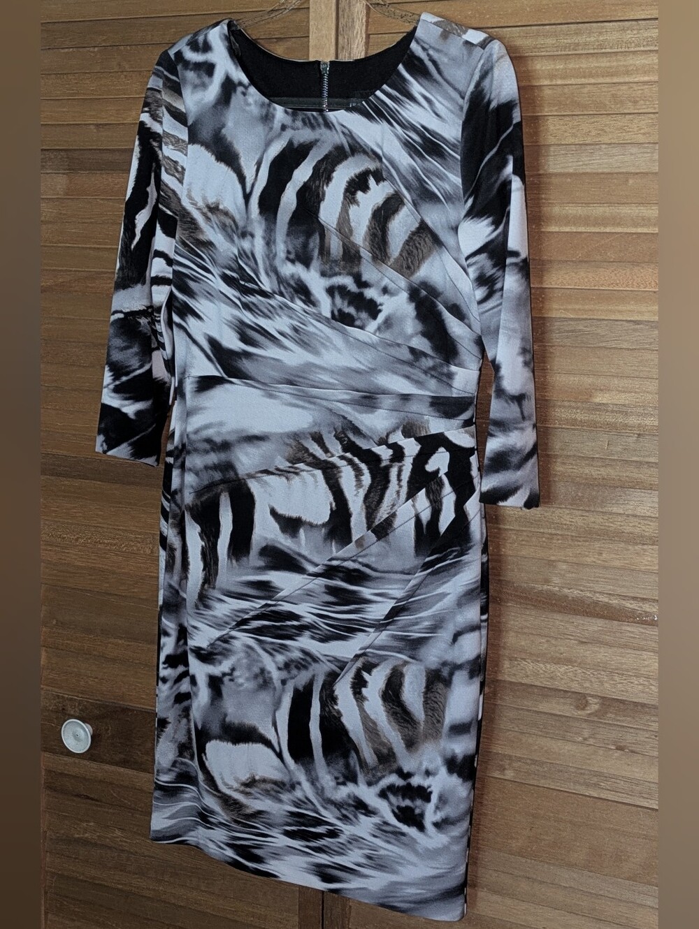 💥FINAL💥Frank Lyman Design Black and White Abstract Zebra Print Sheath Dress
